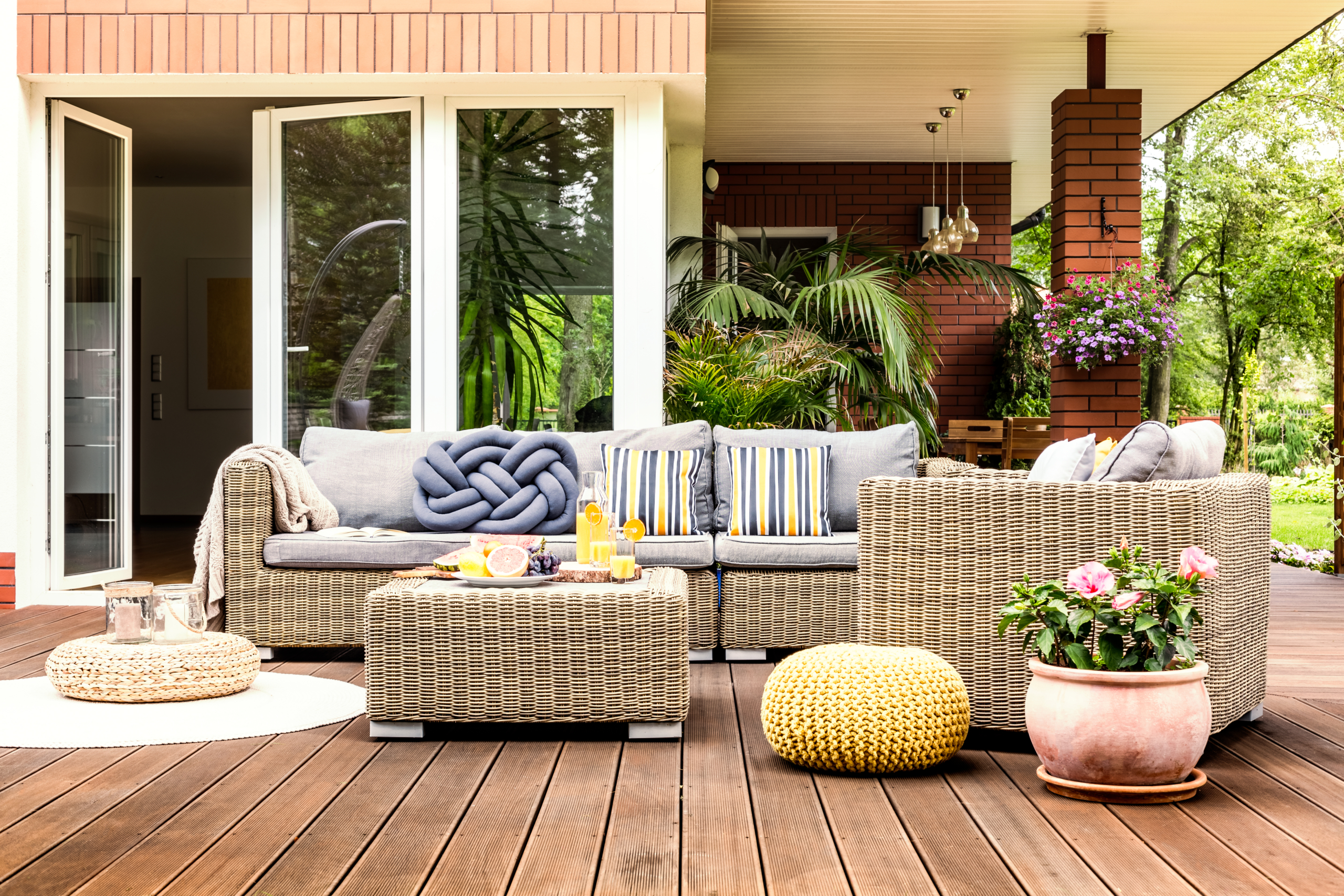 Beige garden furniture on terrace Буд. №15